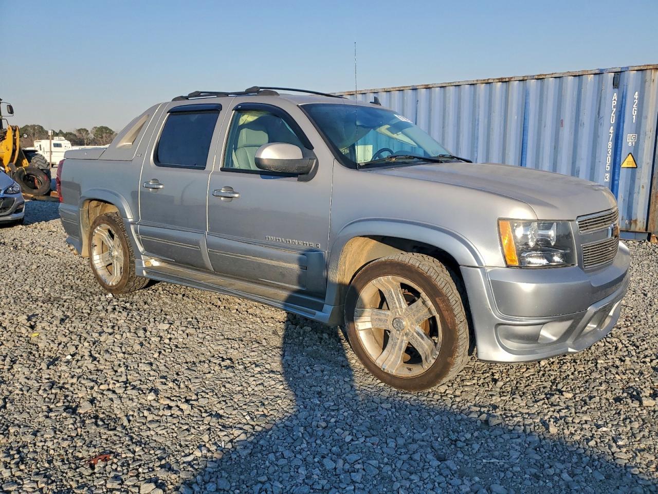 2007 Chevrolet Avalanche C1500 - Image 4