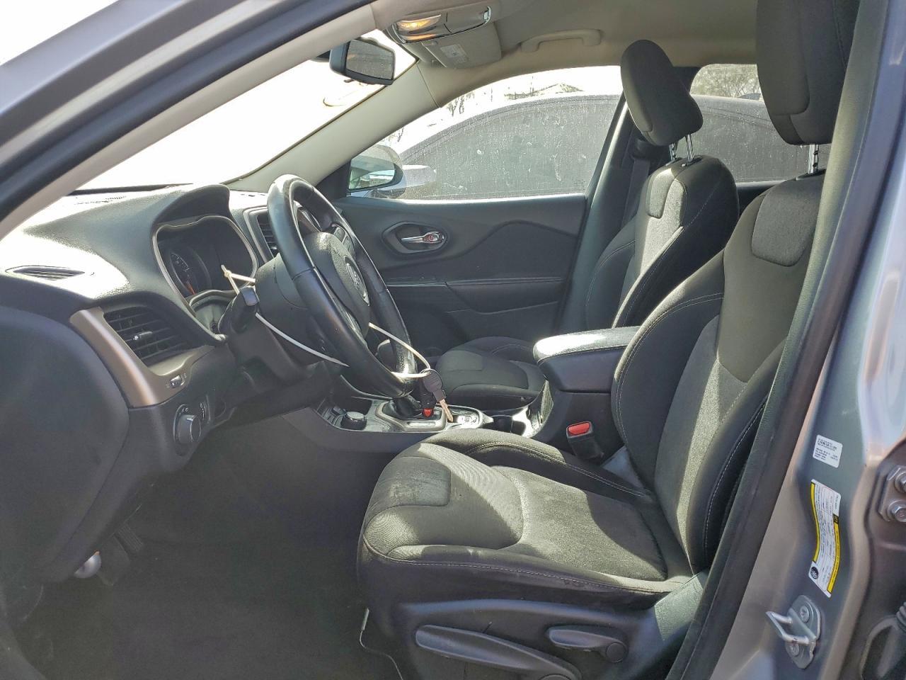 2017 Jeep Cherokee Sport - Image 7