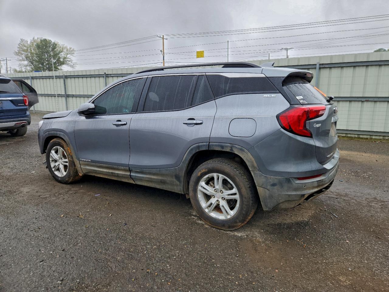 2021 GMC Terrain Sle - Image 2