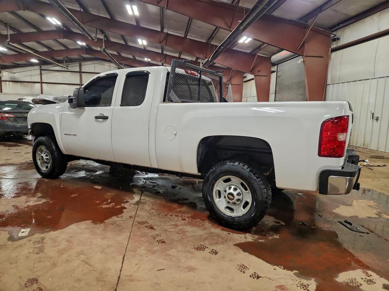2013 Chevrolet Silverado K2500 Heavy Duty - Фото 2