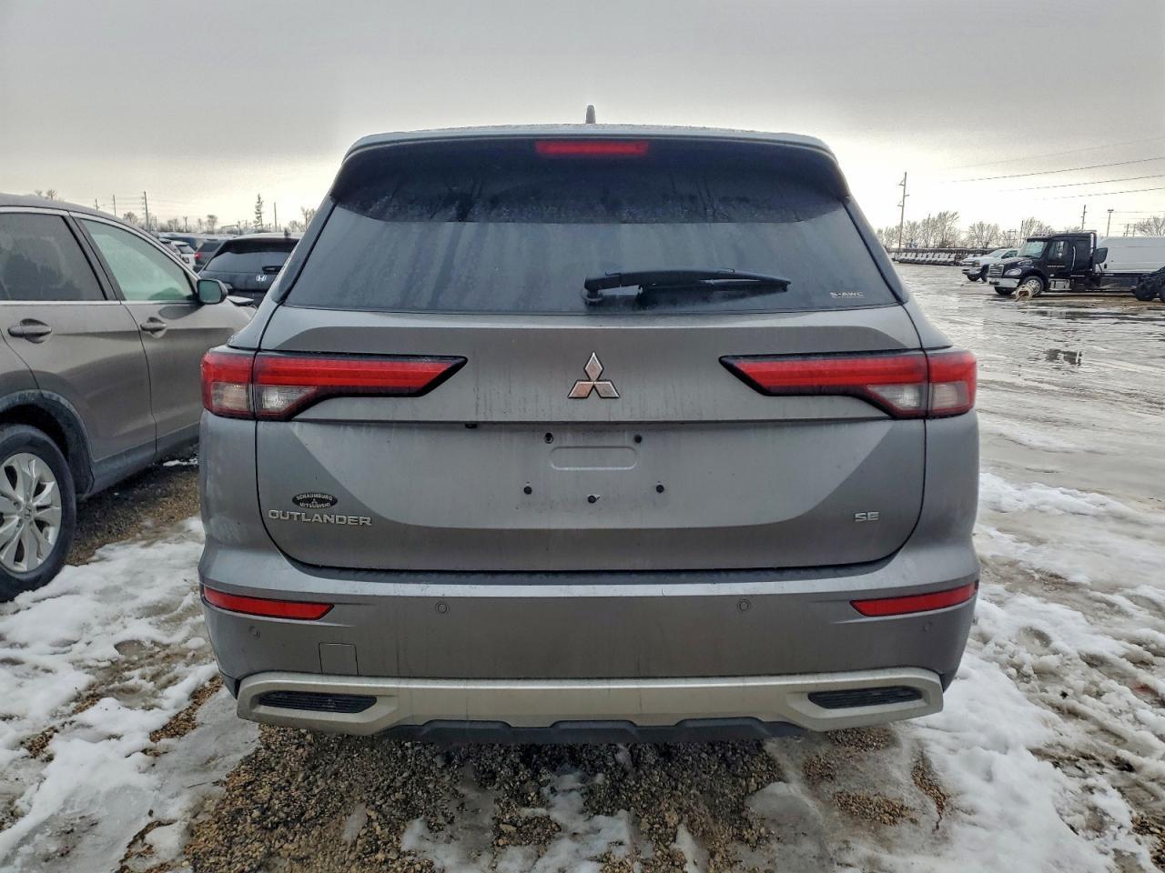 2022 Mitsubishi Outlander Se - Фото 6