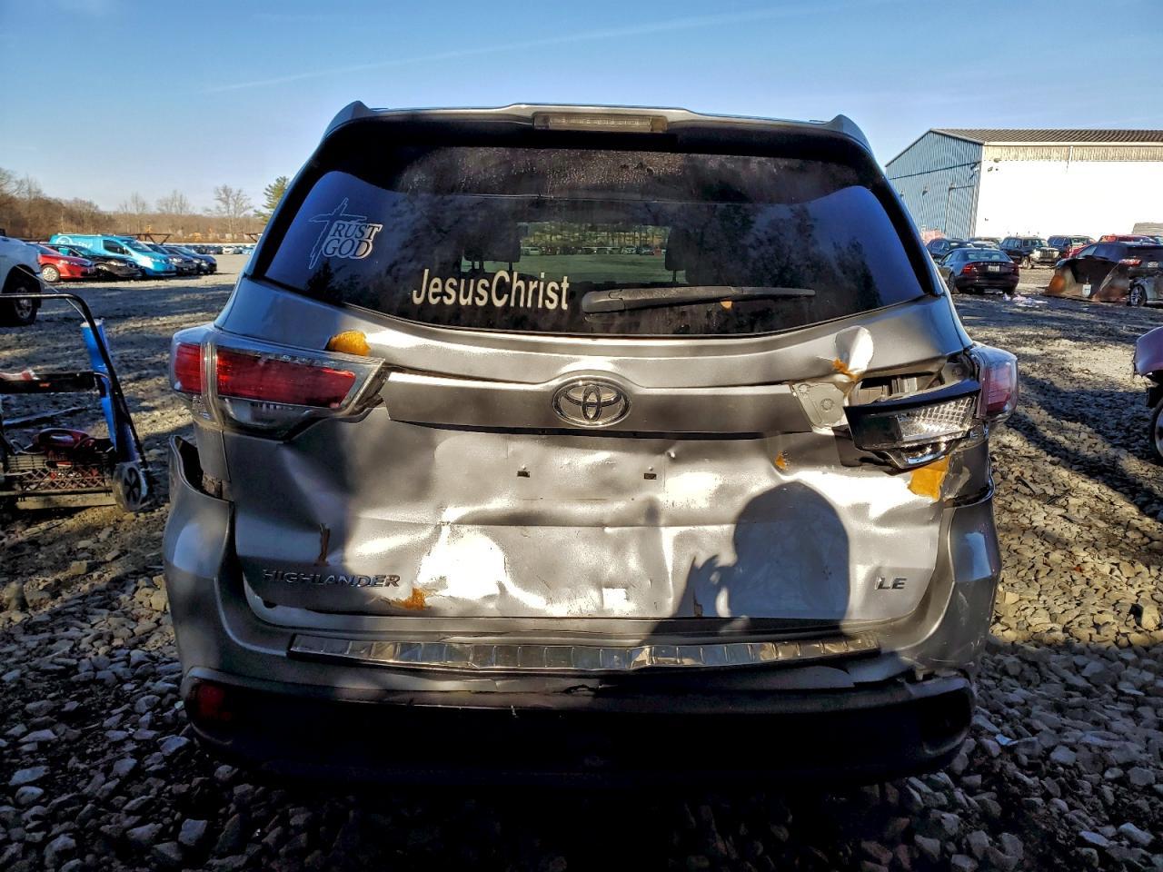 2015 Toyota Highlander Le - Image 6