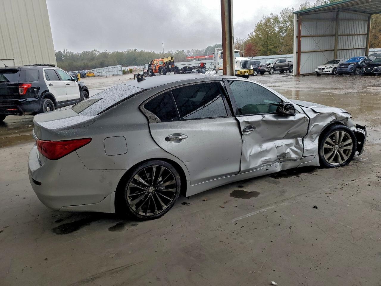 2017 Infiniti Q50 Premium - Image 3