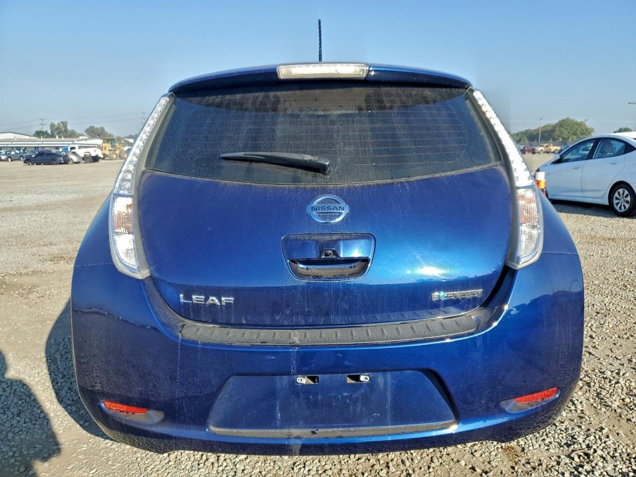 2017 Nissan Leaf S - Фото 6