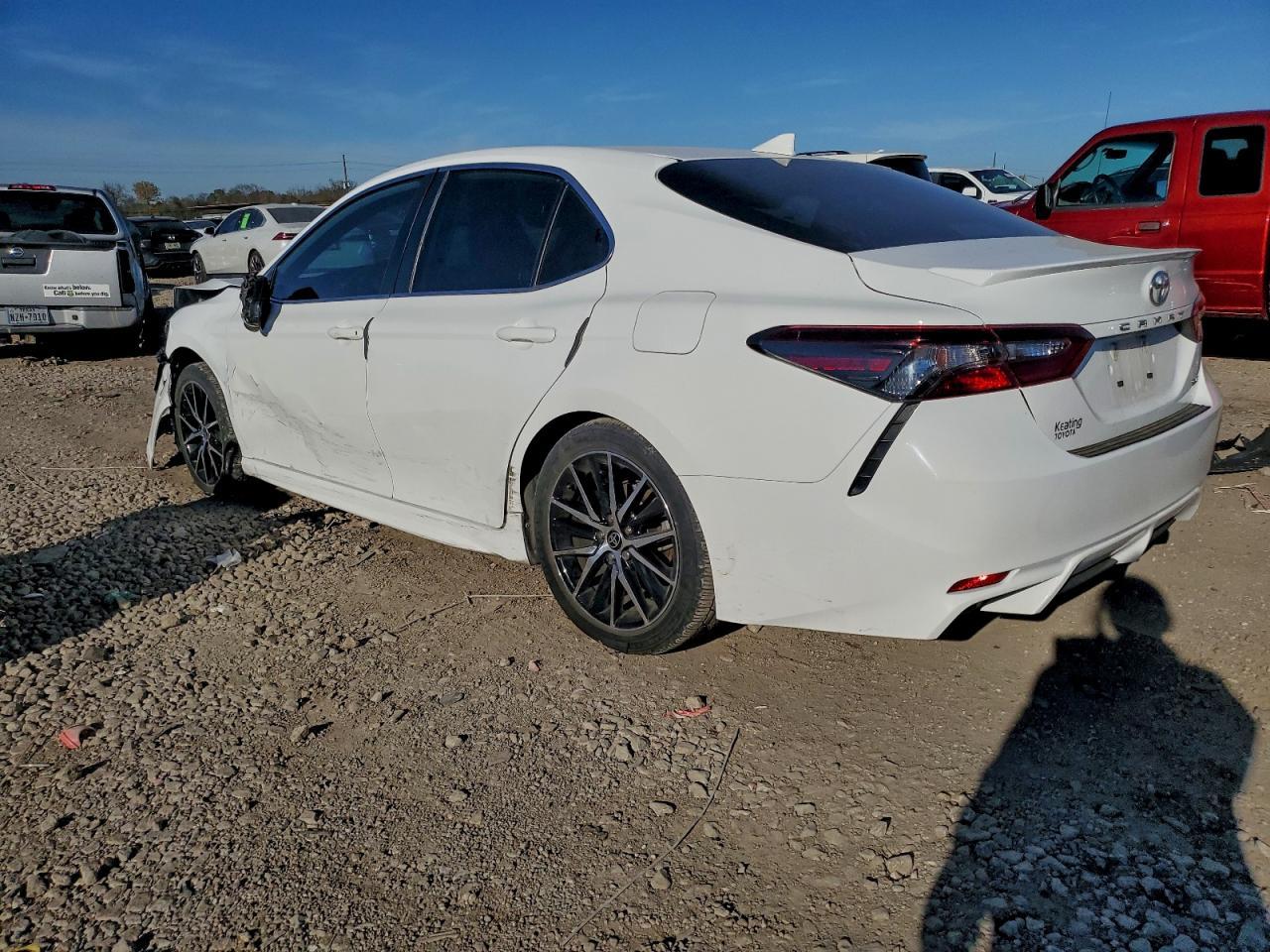 2022 Toyota Camry Se - Image 2