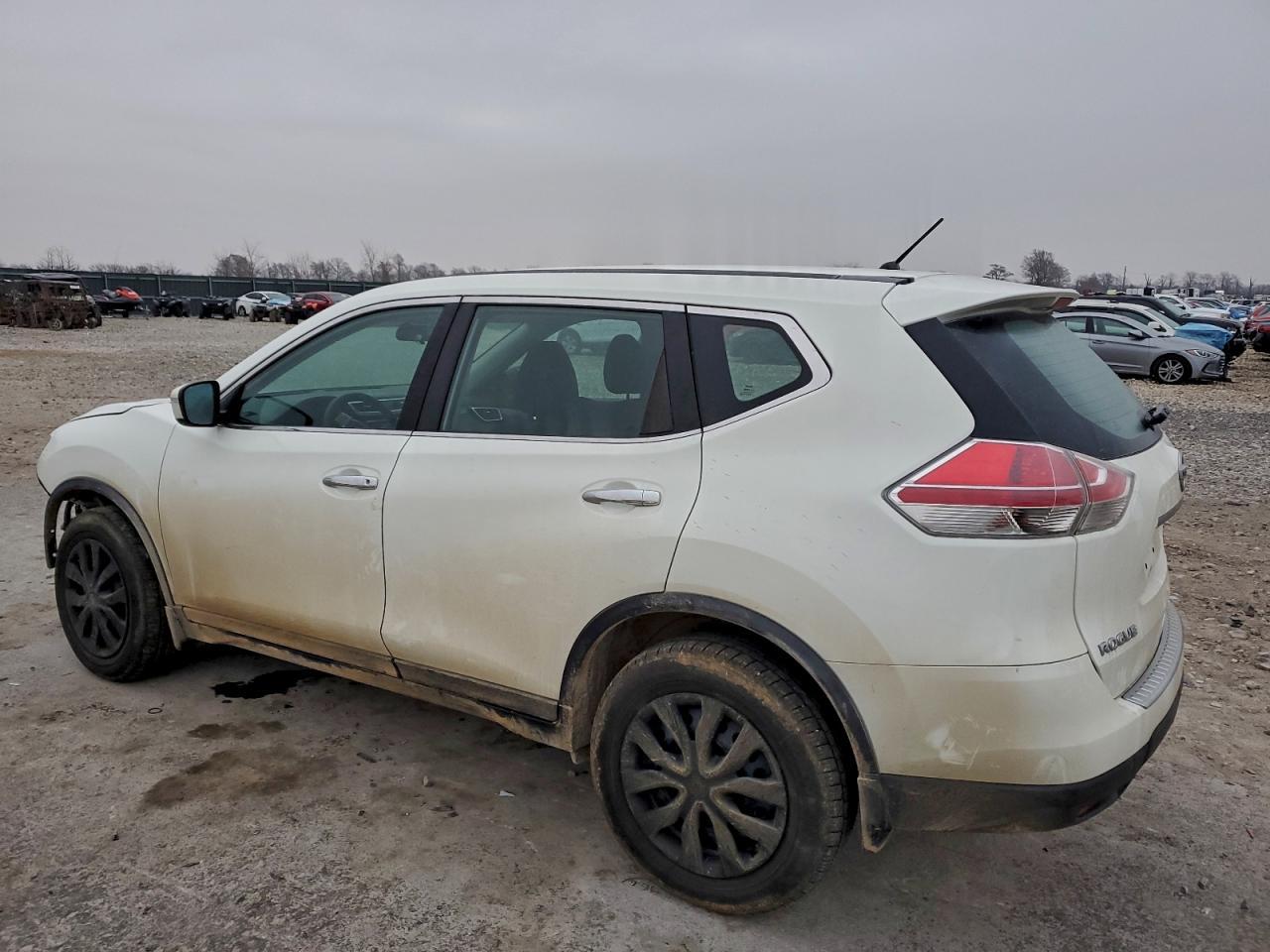 2014 Nissan Rogue S - Image 2