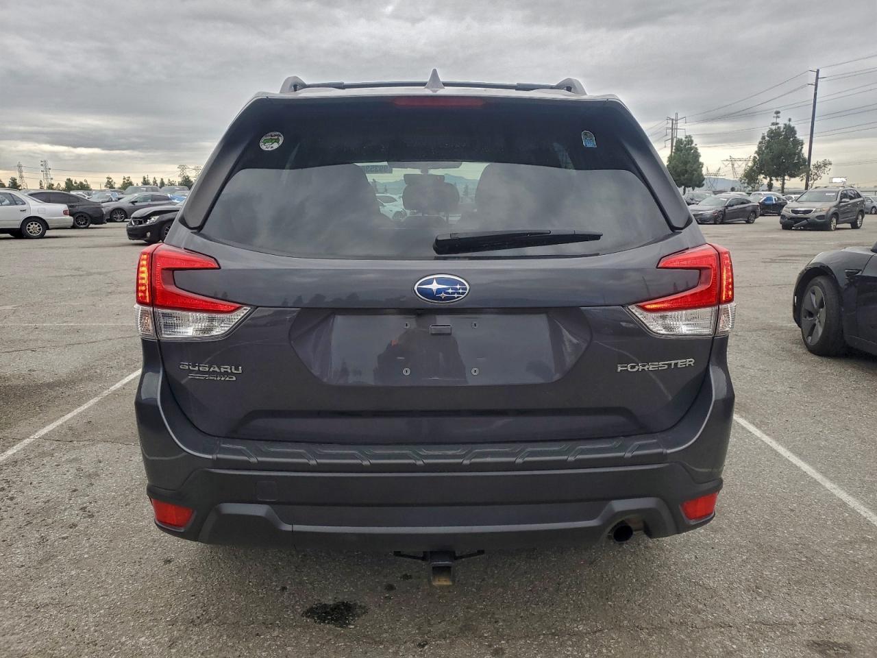 2023 Subaru Forester Premium - Image 6