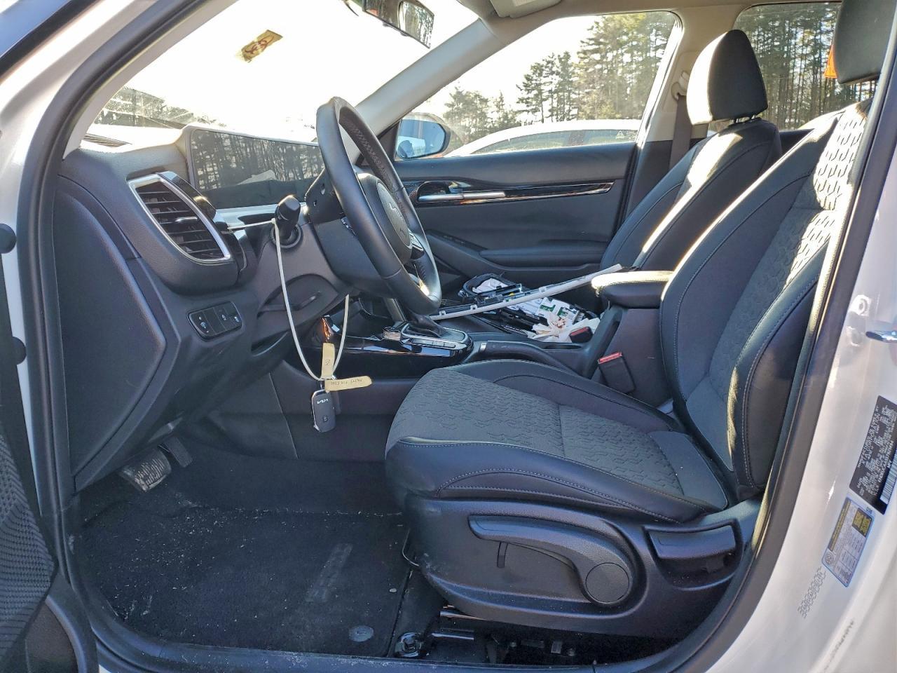 2025 Kia Seltos S - Image 7