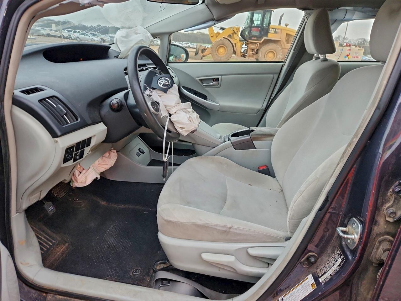 2014 Toyota Prius Three - Фото 7