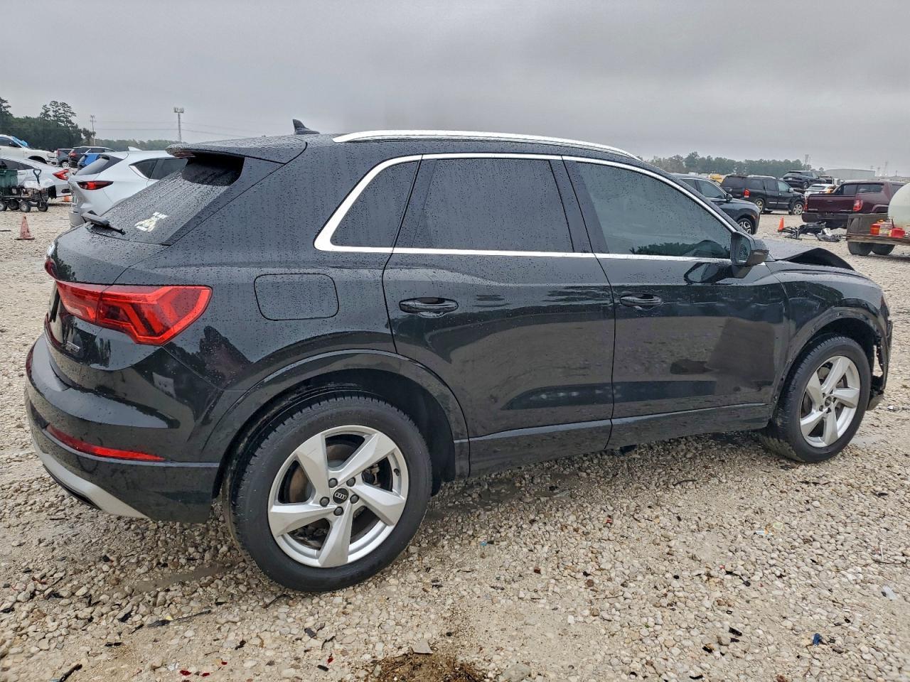 2021 Audi Q3 Premium 40 - Image 3