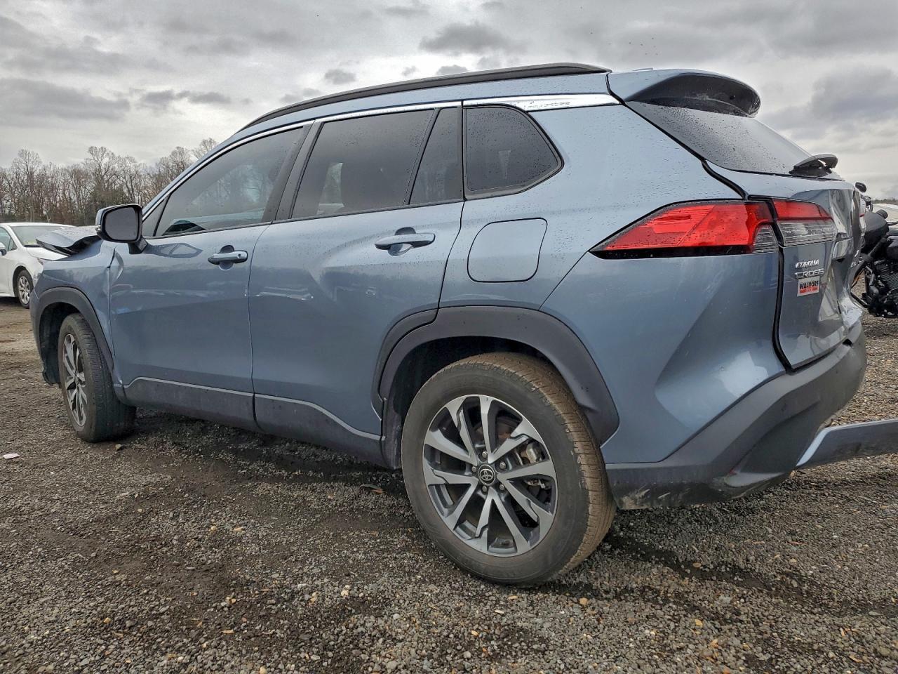 2023 Toyota Corolla Cross Xle - Image 2