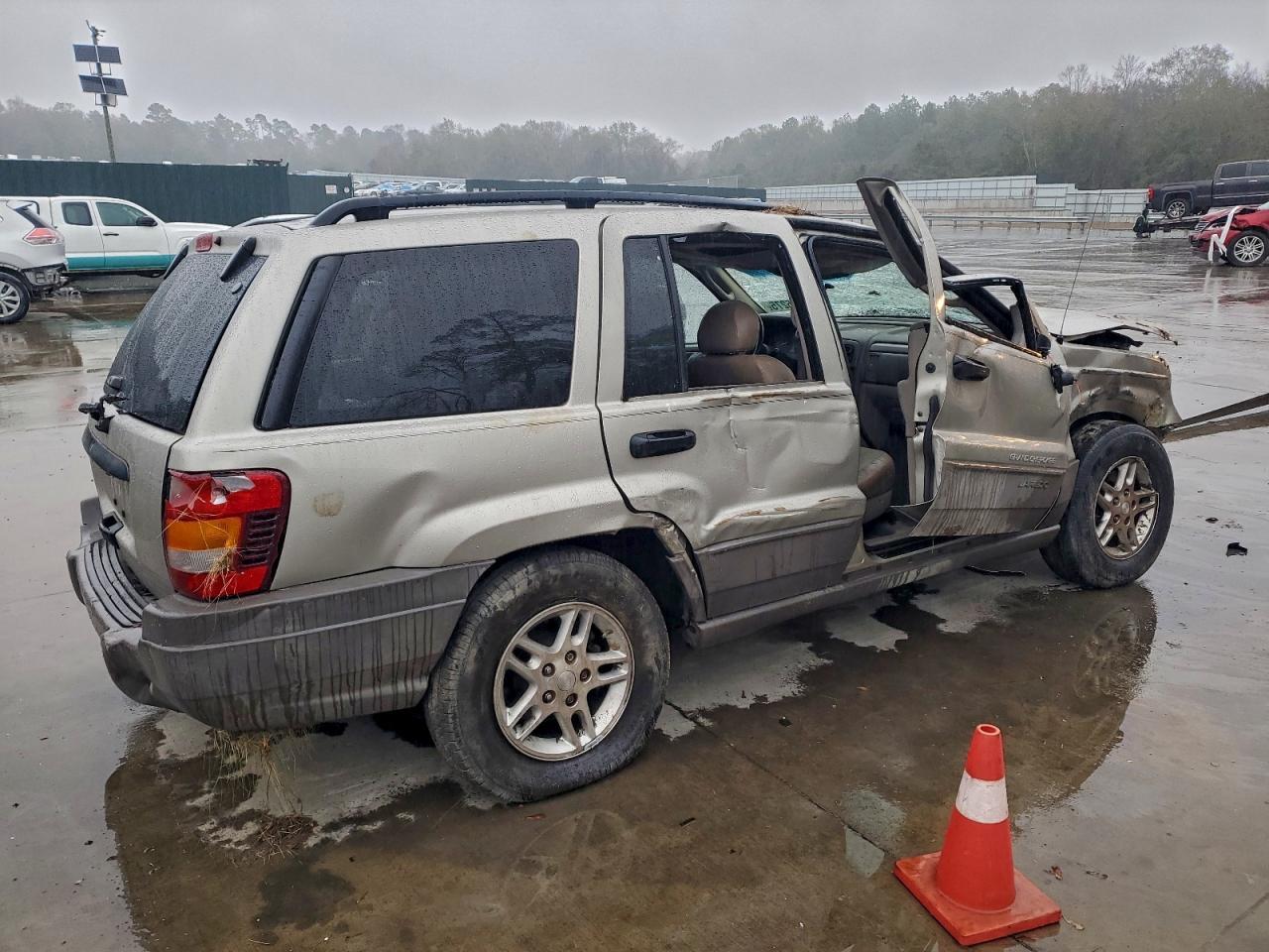 2003 Jeep Grand Cherokee Laredo - Image 3