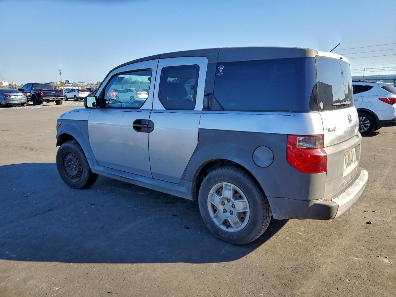 2005 Honda Element Lx - Image 2