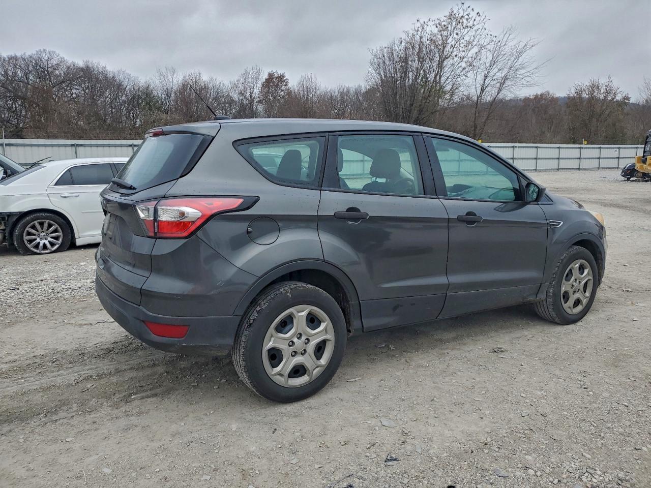 2017 Ford Escape S - Фото 3