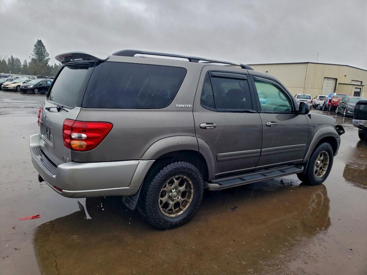 2004 Toyota Sequoia Limited - Image 3