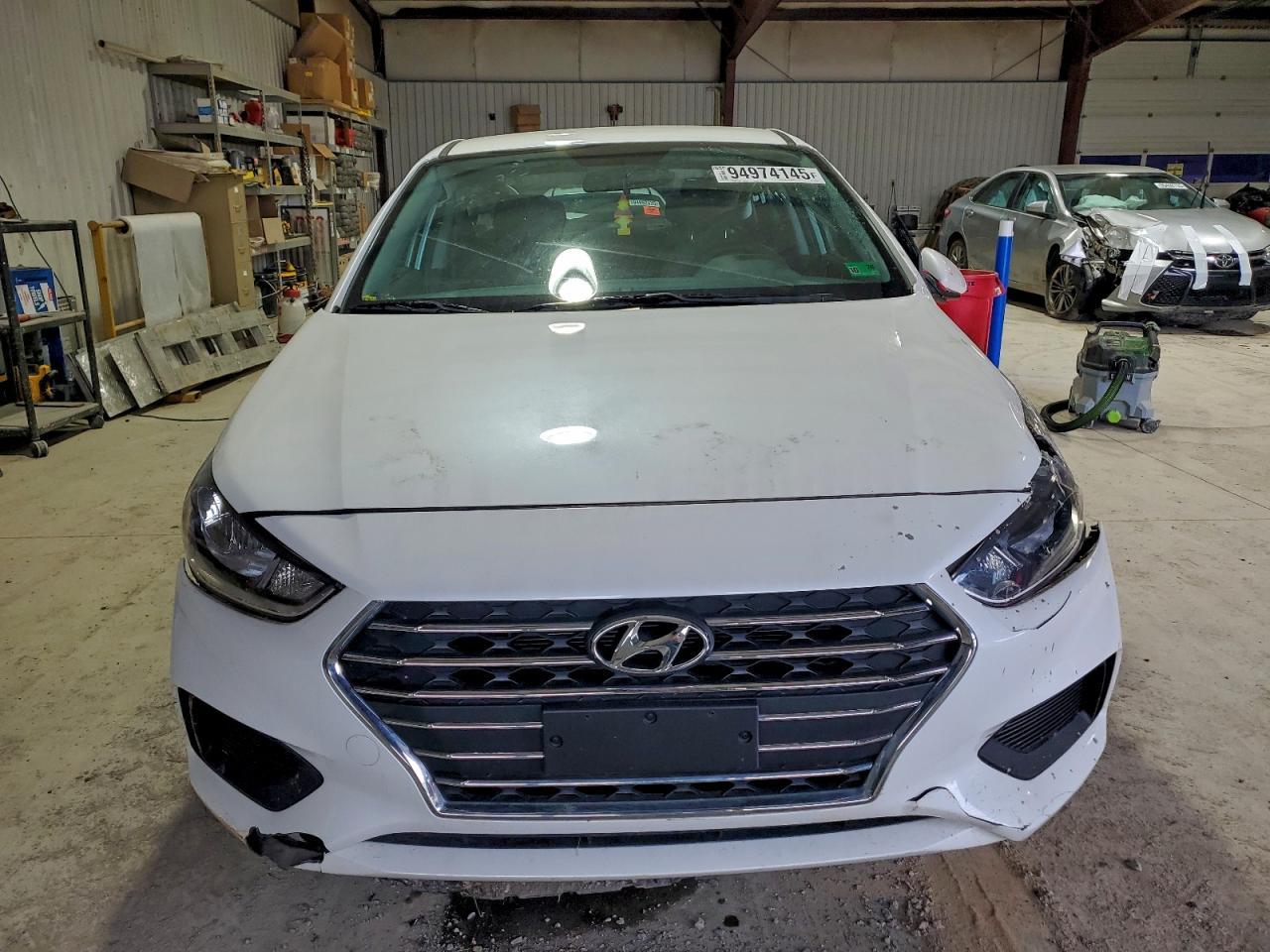 2022 Hyundai Accent Se - Image 5