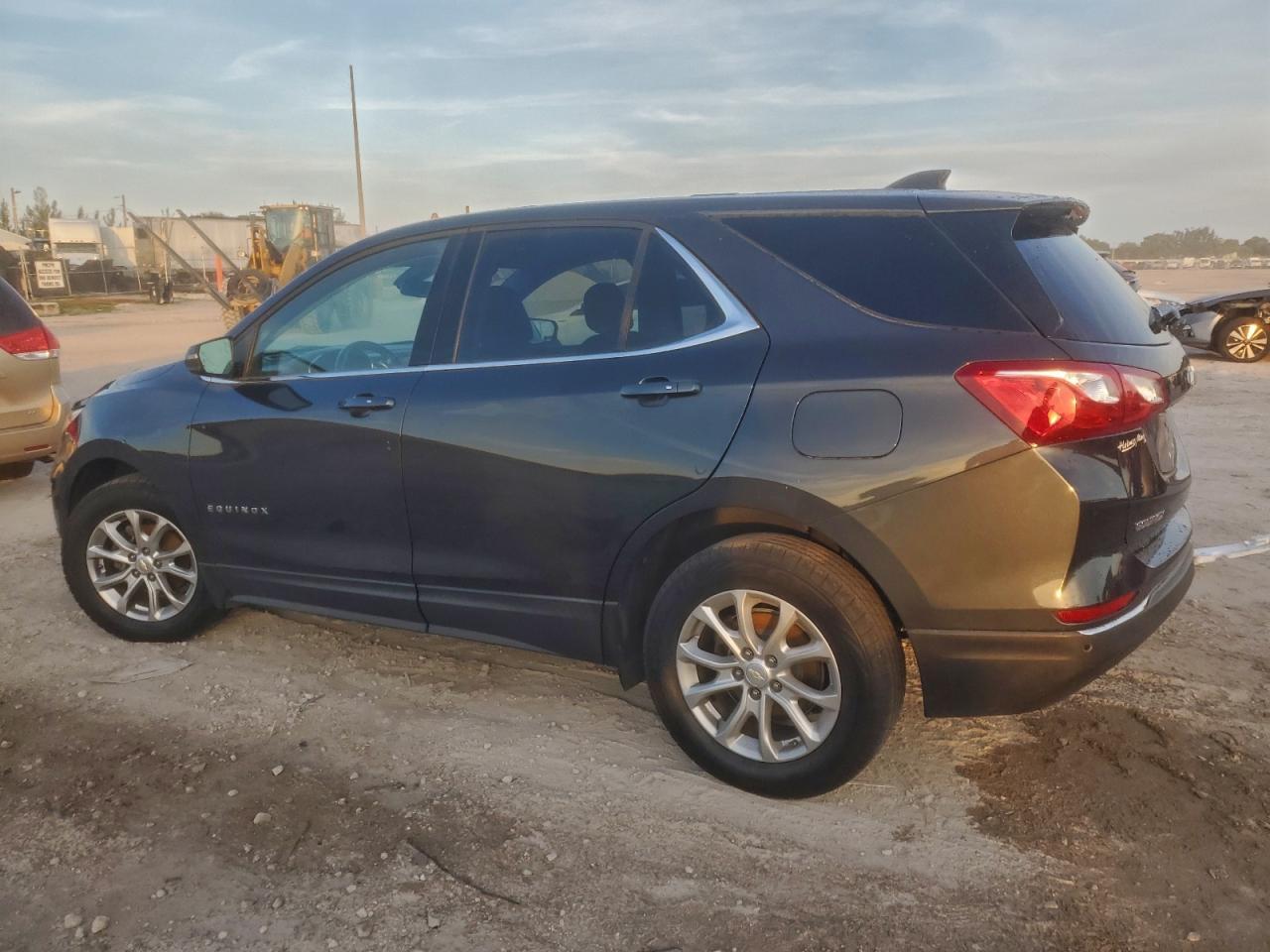 2019 Chevrolet Equinox Lt - Image 2