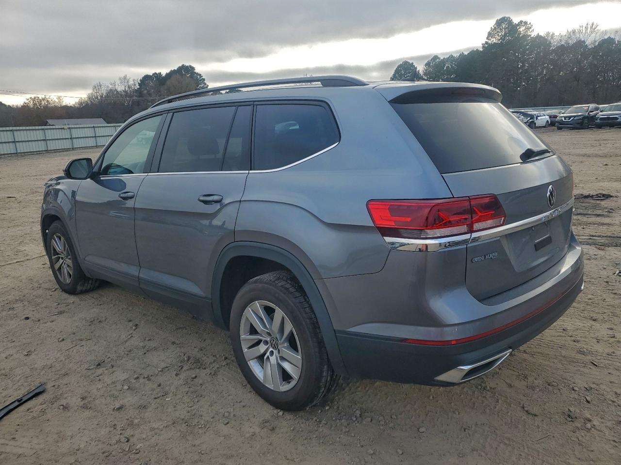 2021 Volkswagen Atlas S - Image 2