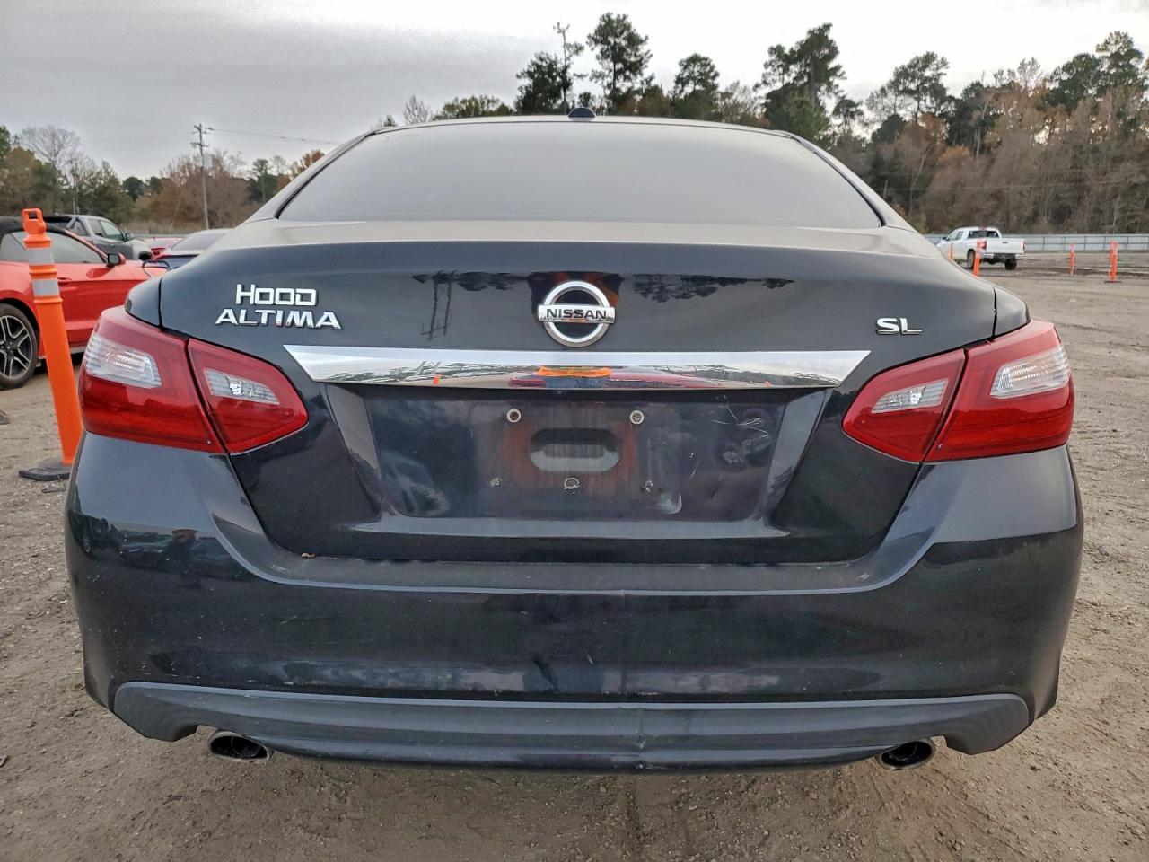 2018 Nissan Altima 2.5 - Image 6