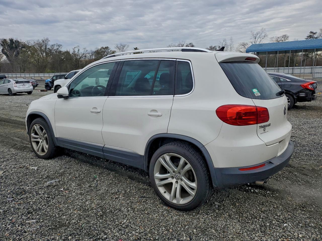 2013 Volkswagen Tiguan S - Image 2