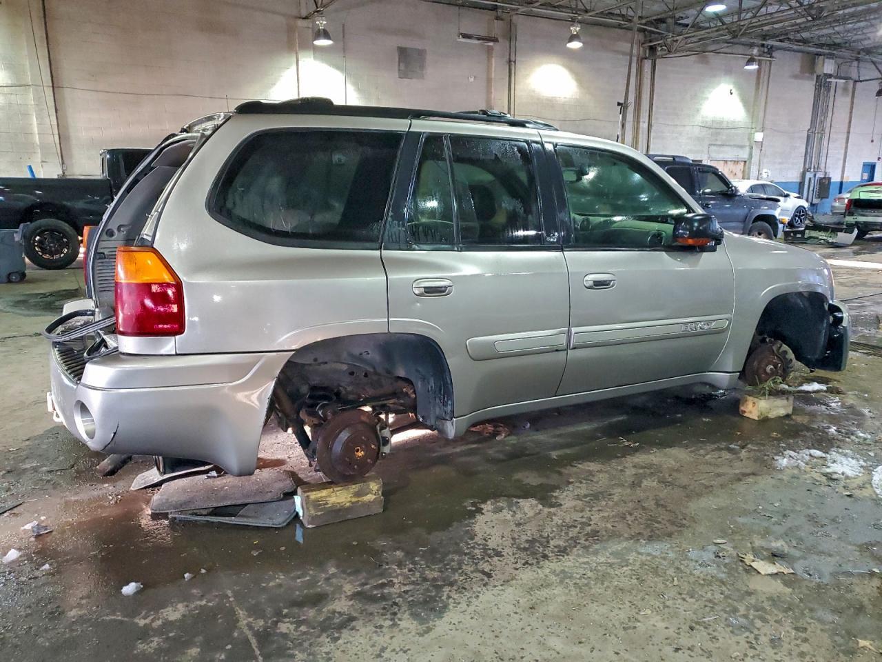2002 GMC Envoy - Фото 3