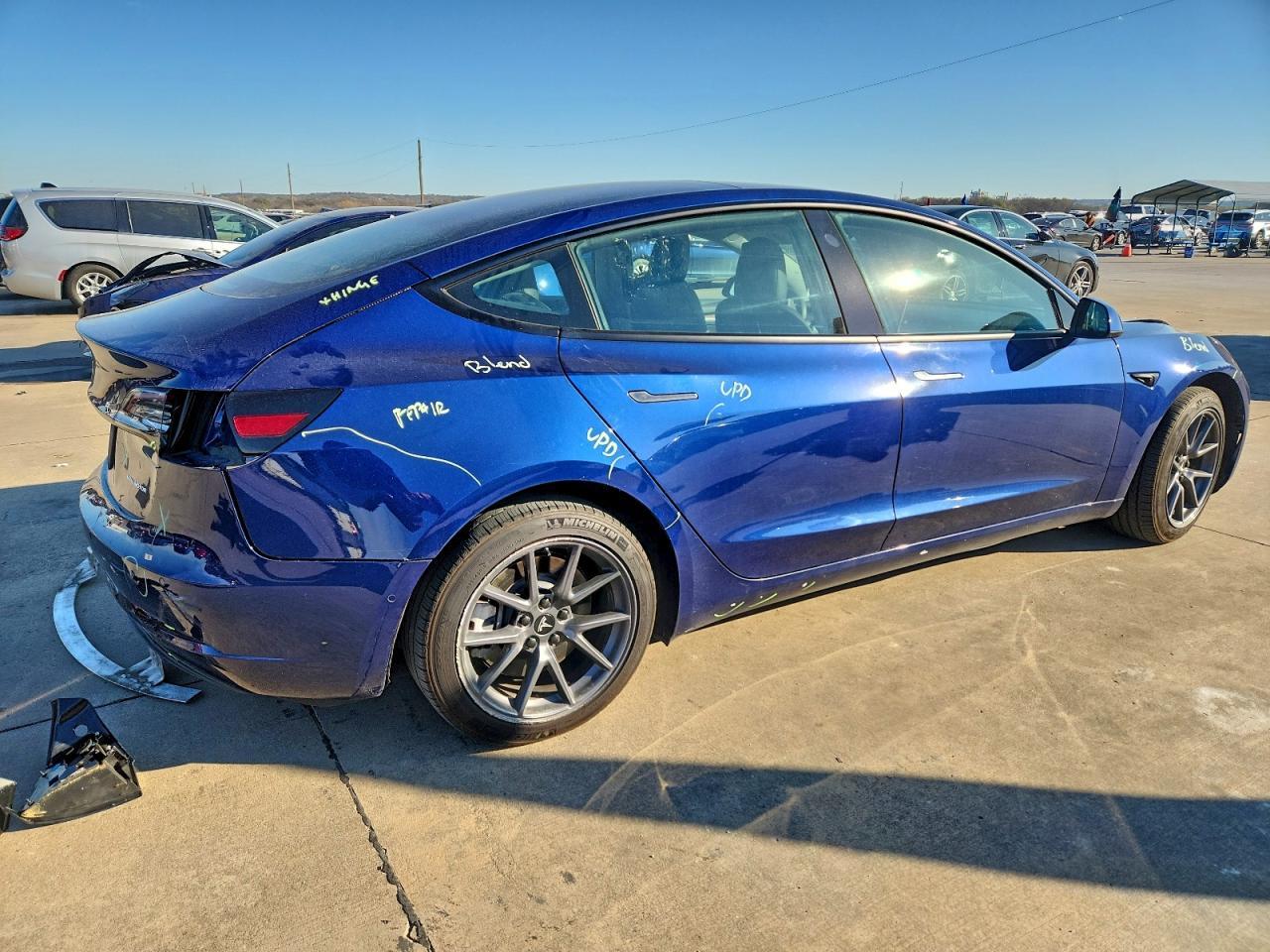 2022 Tesla Model 3 - Фото 3