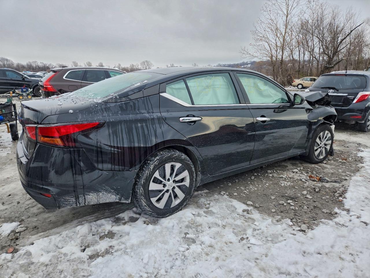 2022 Nissan Altima S - Image 3