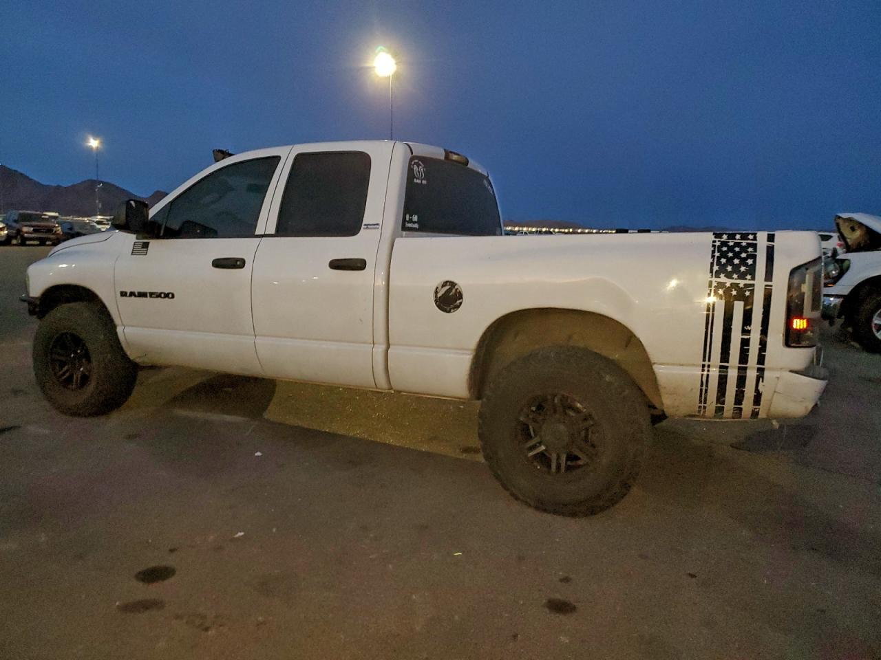 2002 Dodge Ram 1500 - Фото 2