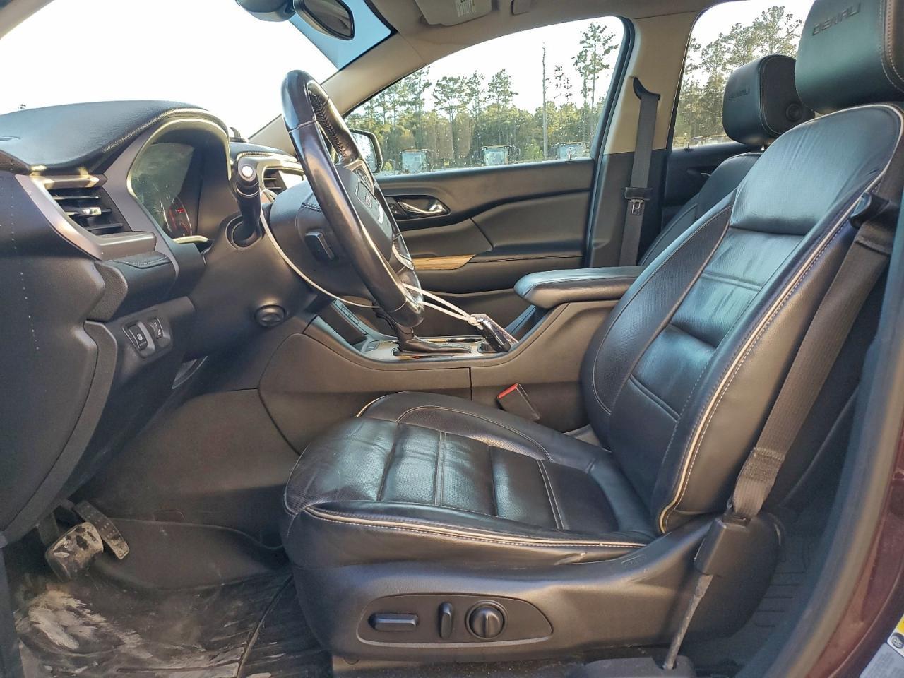 2017 GMC Acadia Denali - Фото 7