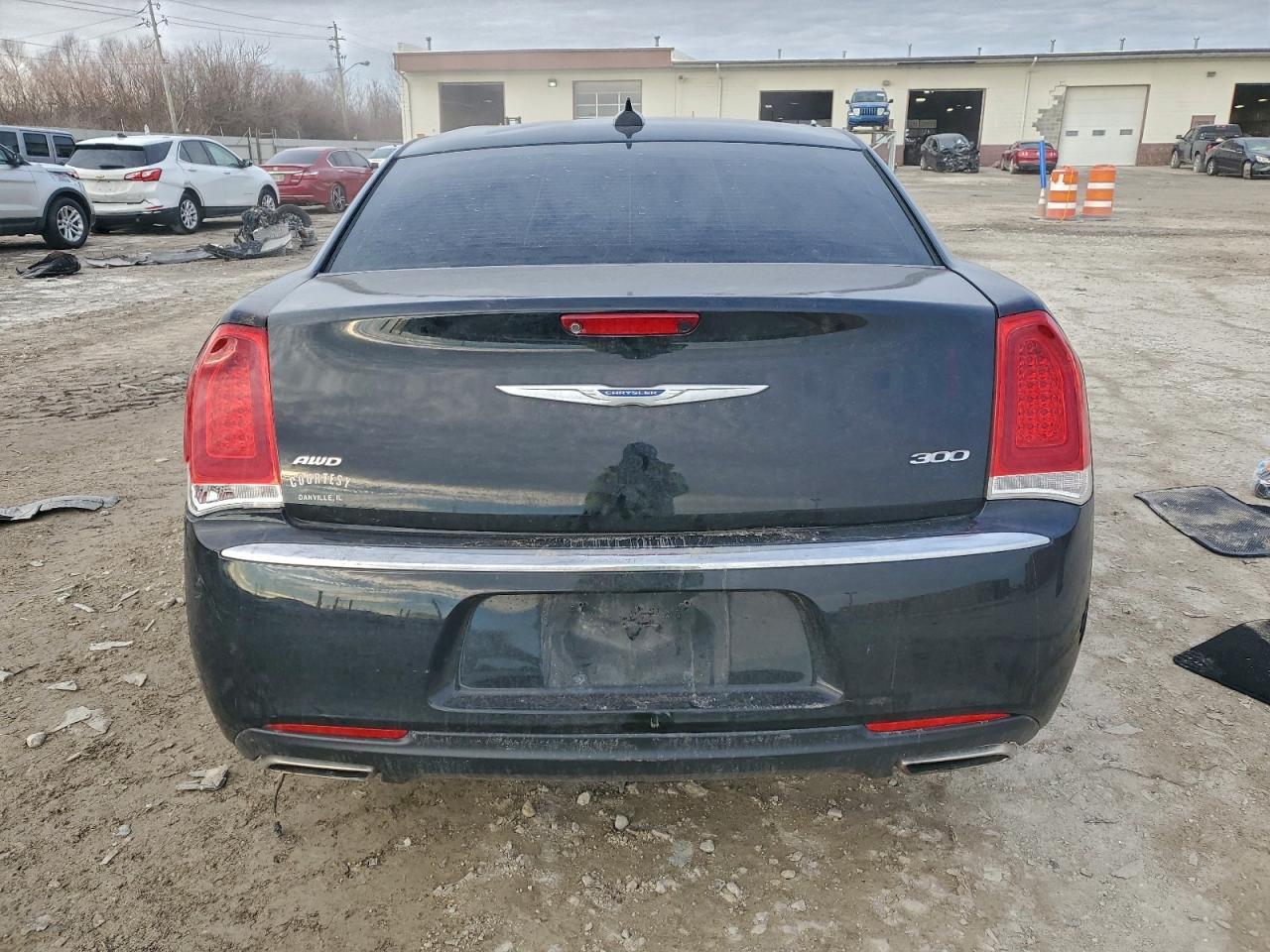 2019 Chrysler 300 Touring - Image 6