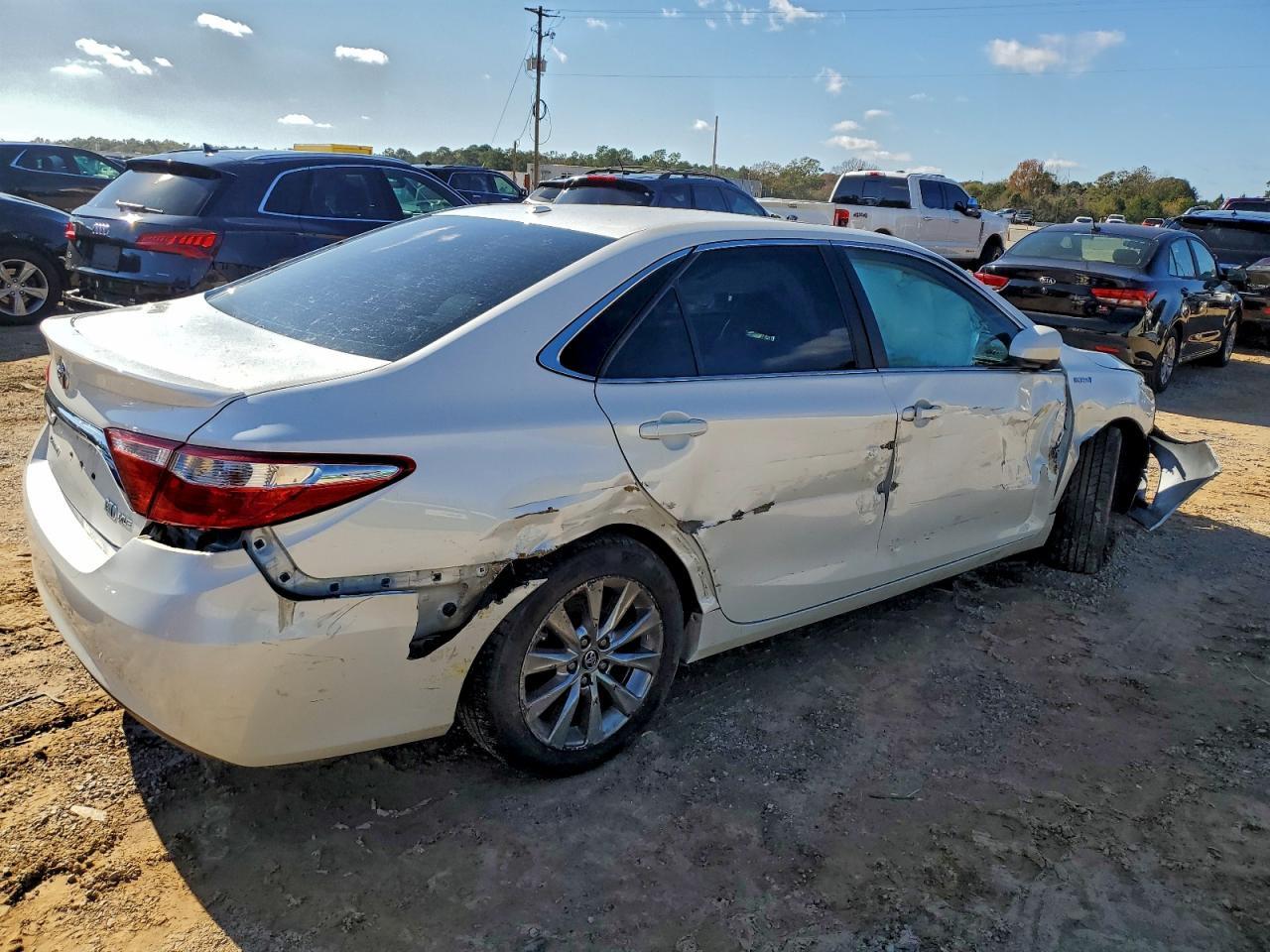 2017 Toyota Camry Hybrid - Фото 3