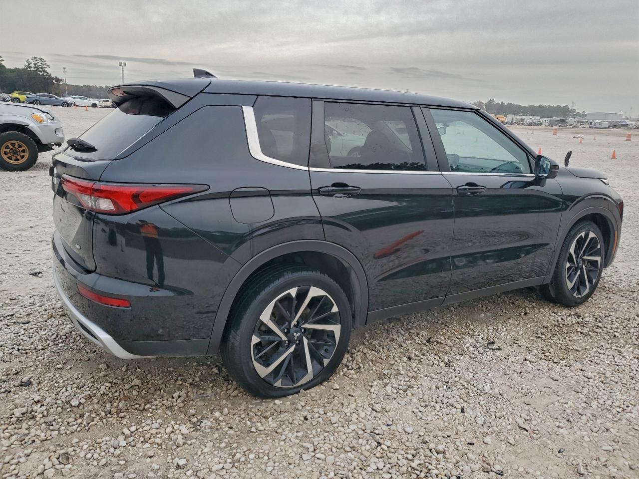 2024 Mitsubishi Outlander Se - Фото 3