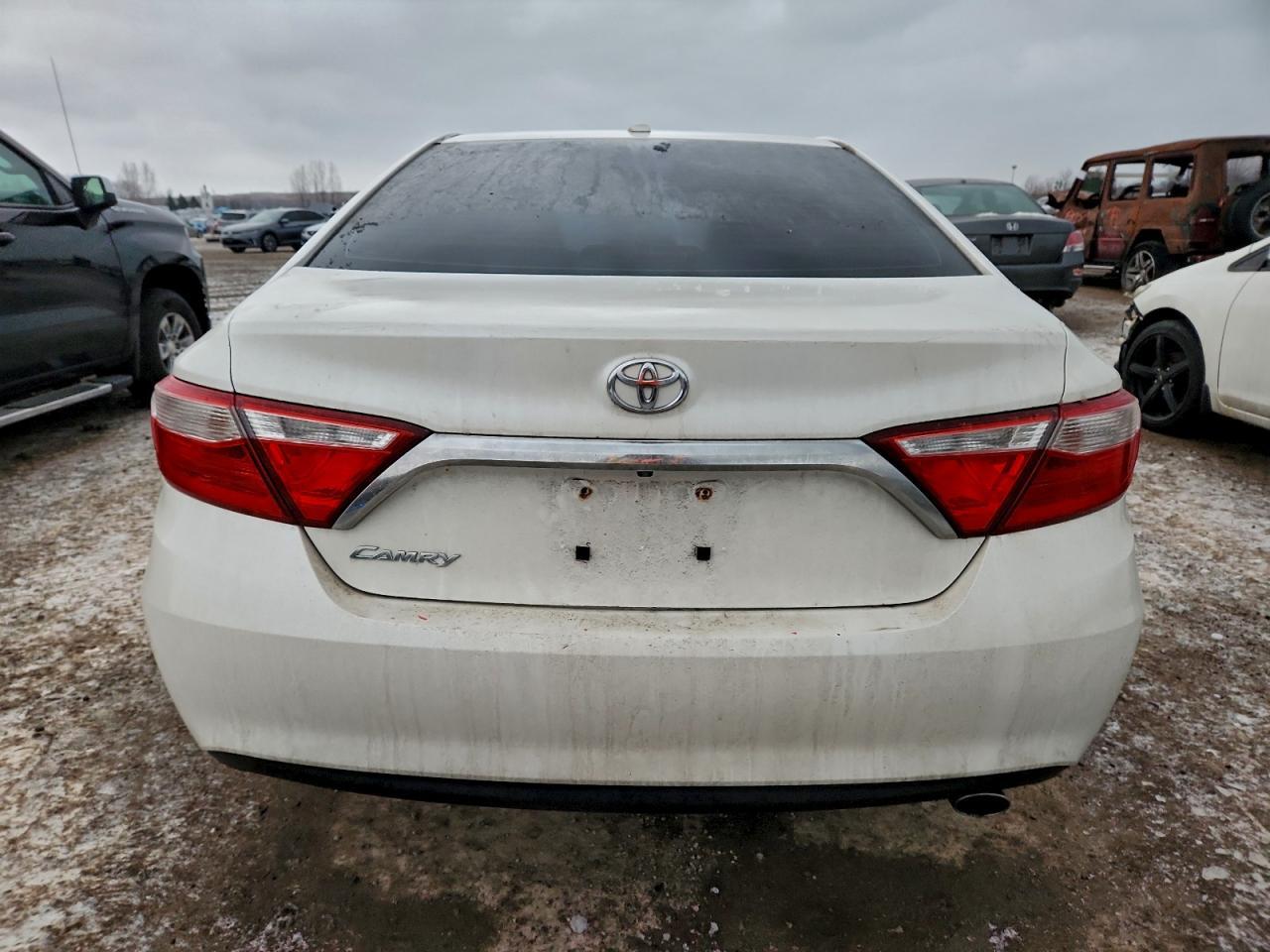 2015 Toyota Camry Le - Фото 6