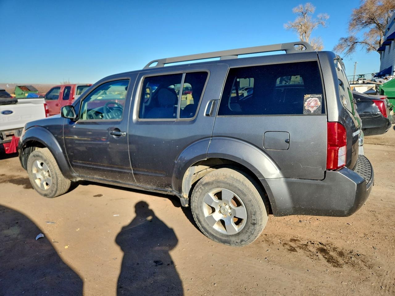 2008 Nissan Pathfinder S - Image 2