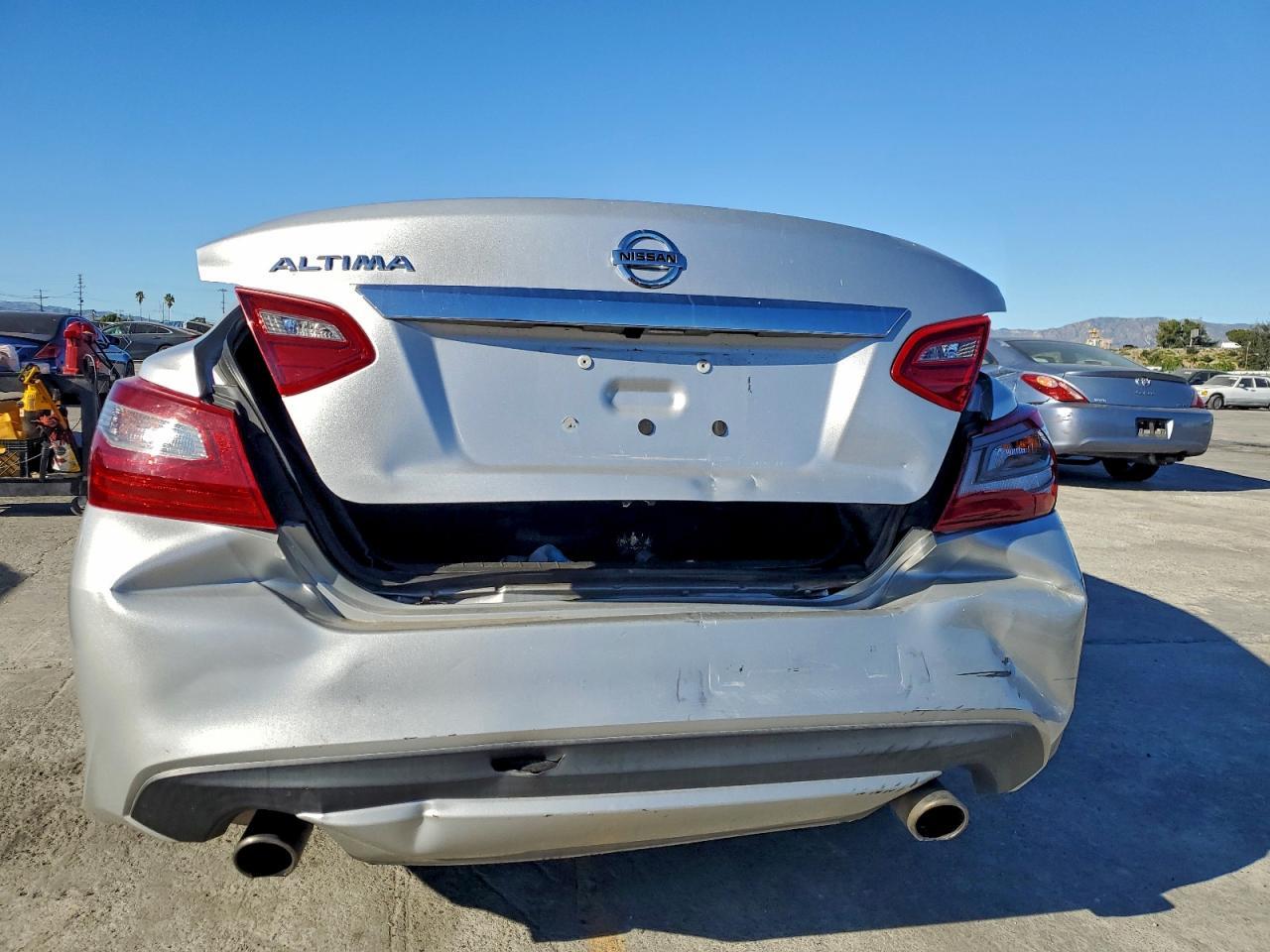 2018 Nissan Altima 2.5 - Image 6