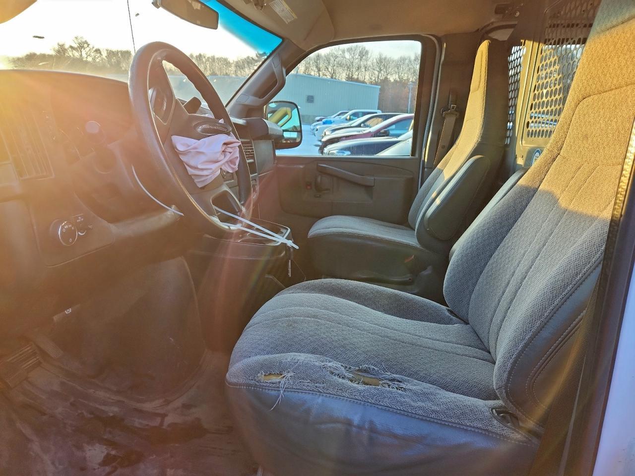 2017 GMC Savana G2500 Cargo ** R & D * Pri Fleet ** - Фото 7