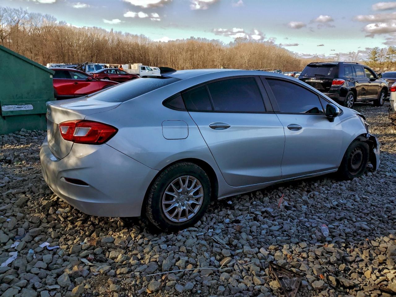 2017 Chevrolet Cruze Ls - Фото 3