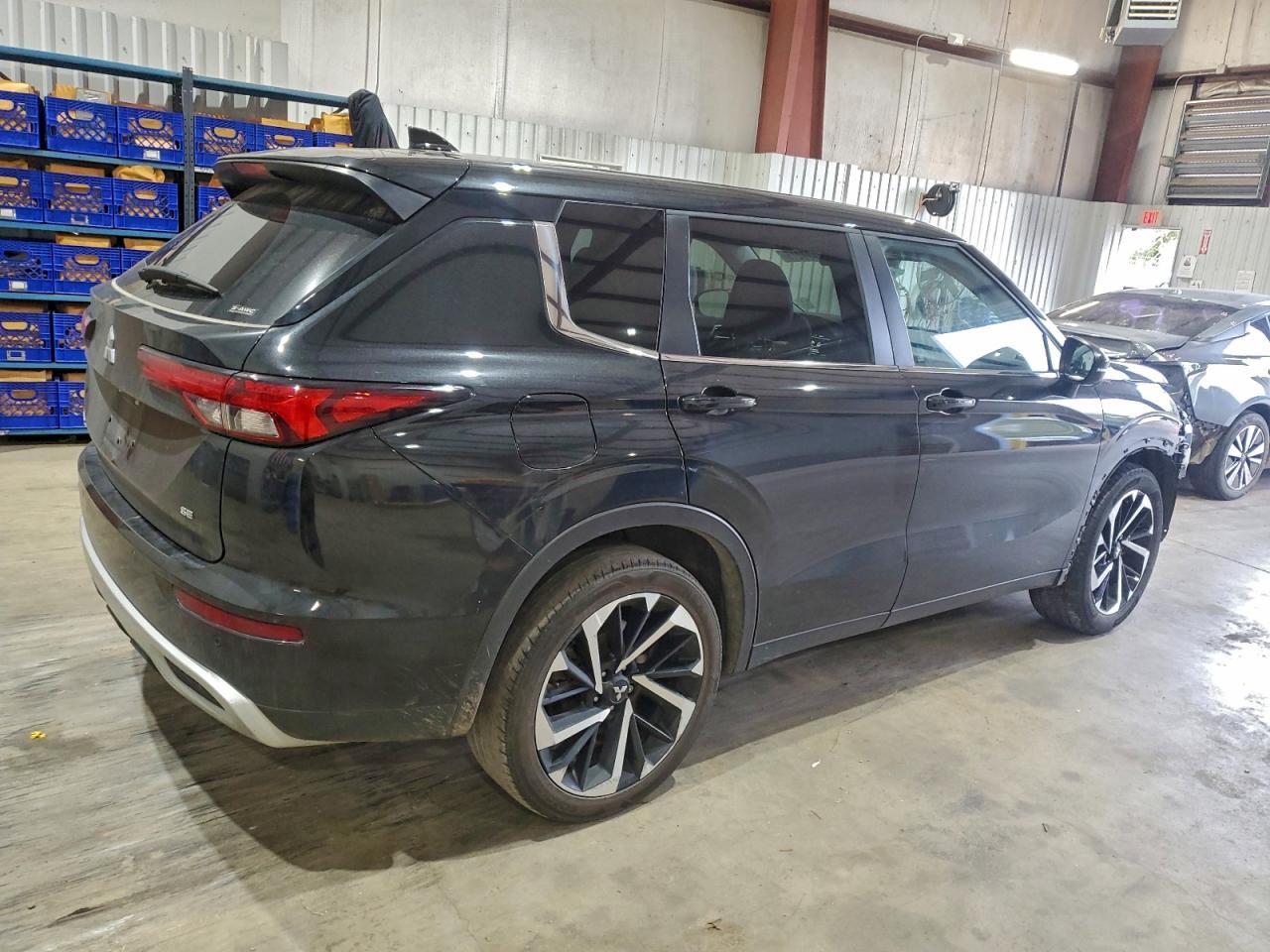 2024 Mitsubishi Outlander Se - Image 3
