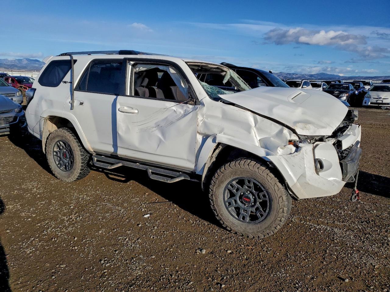 2016 Toyota 4Runner Trail - Image 4
