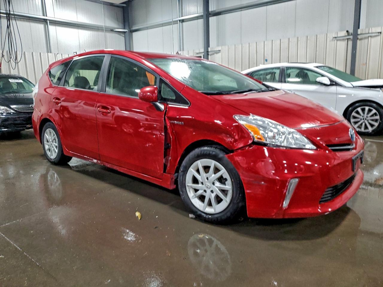 2013 Toyota Prius V - Фото 4