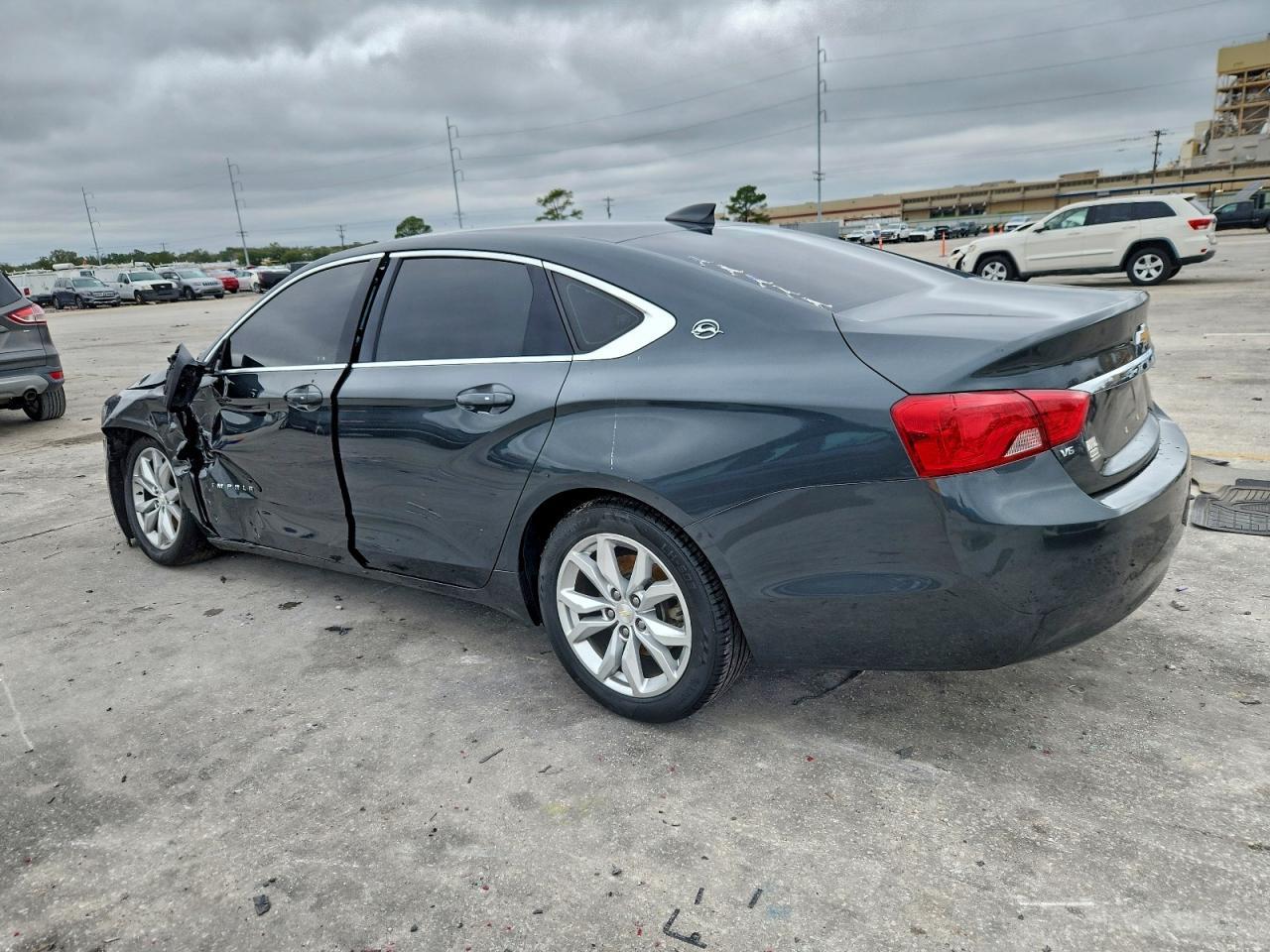 2019 Chevrolet Impala Lt - Image 2