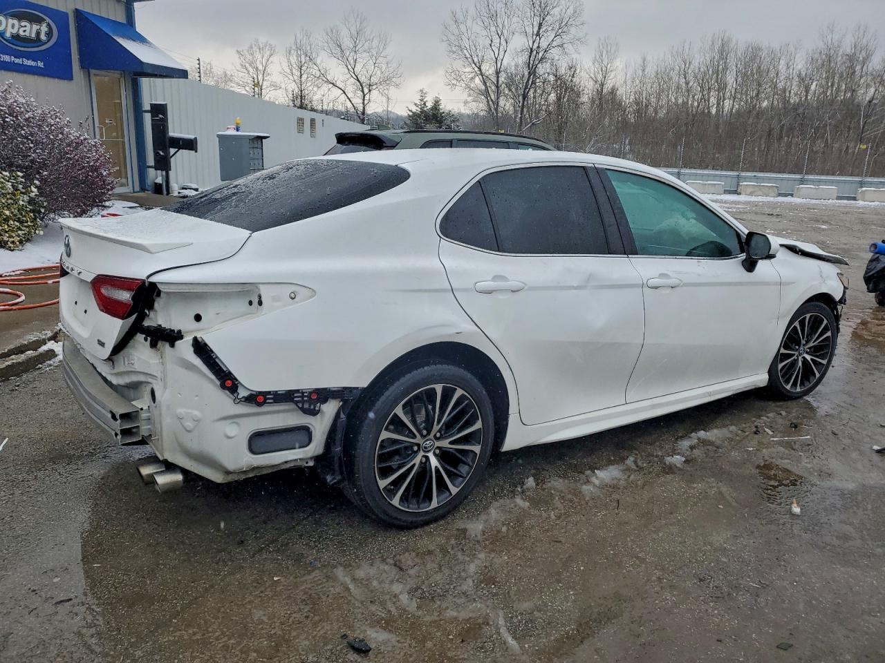 2018 Toyota Camry L - Image 3