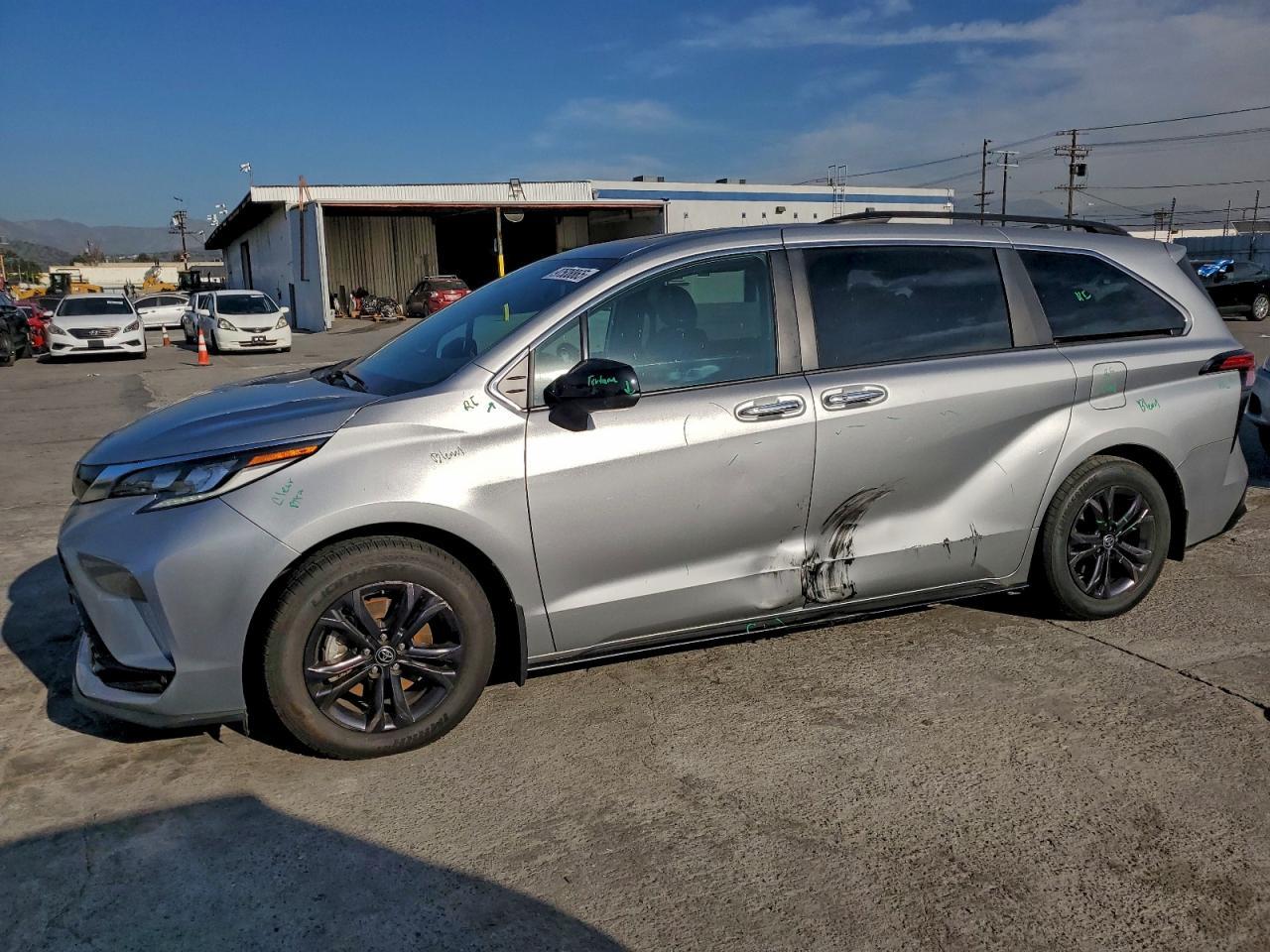 2024 Toyota Sienna Xse