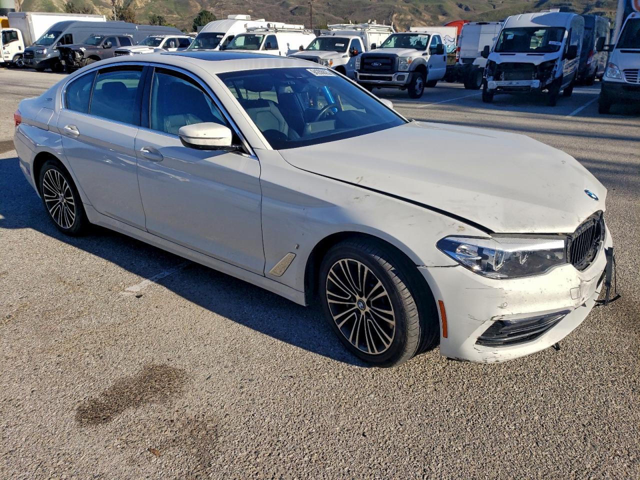 2019 BMW 530E - Фото 4