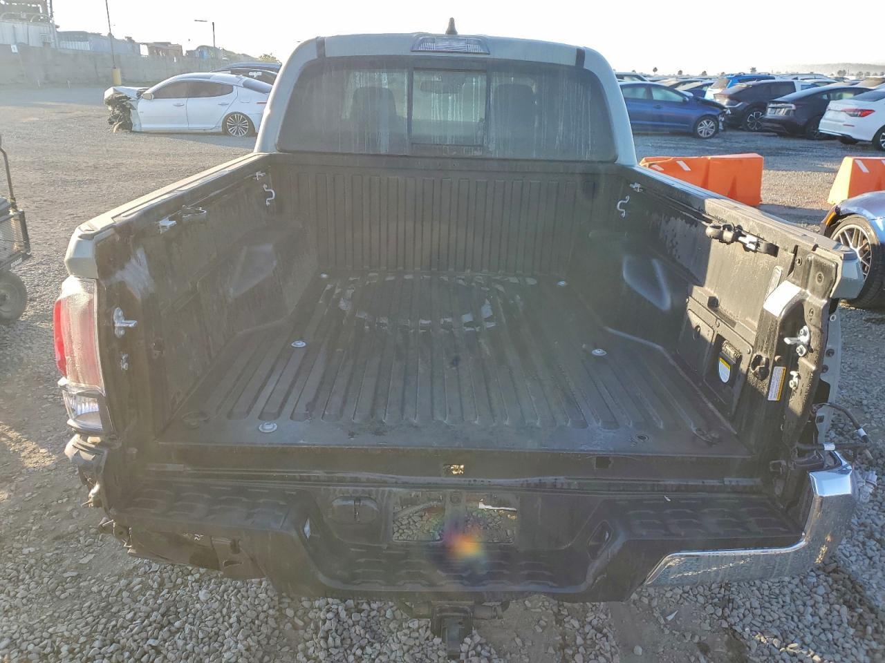 2023 Toyota Tacoma Double Cab - Image 6