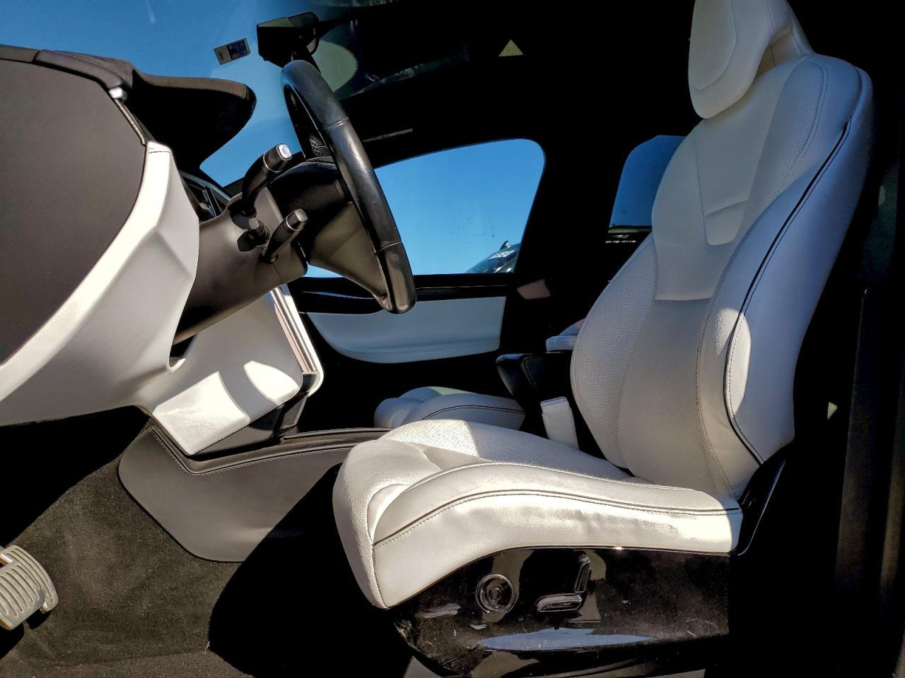 2016 Tesla Model X - Фото 7
