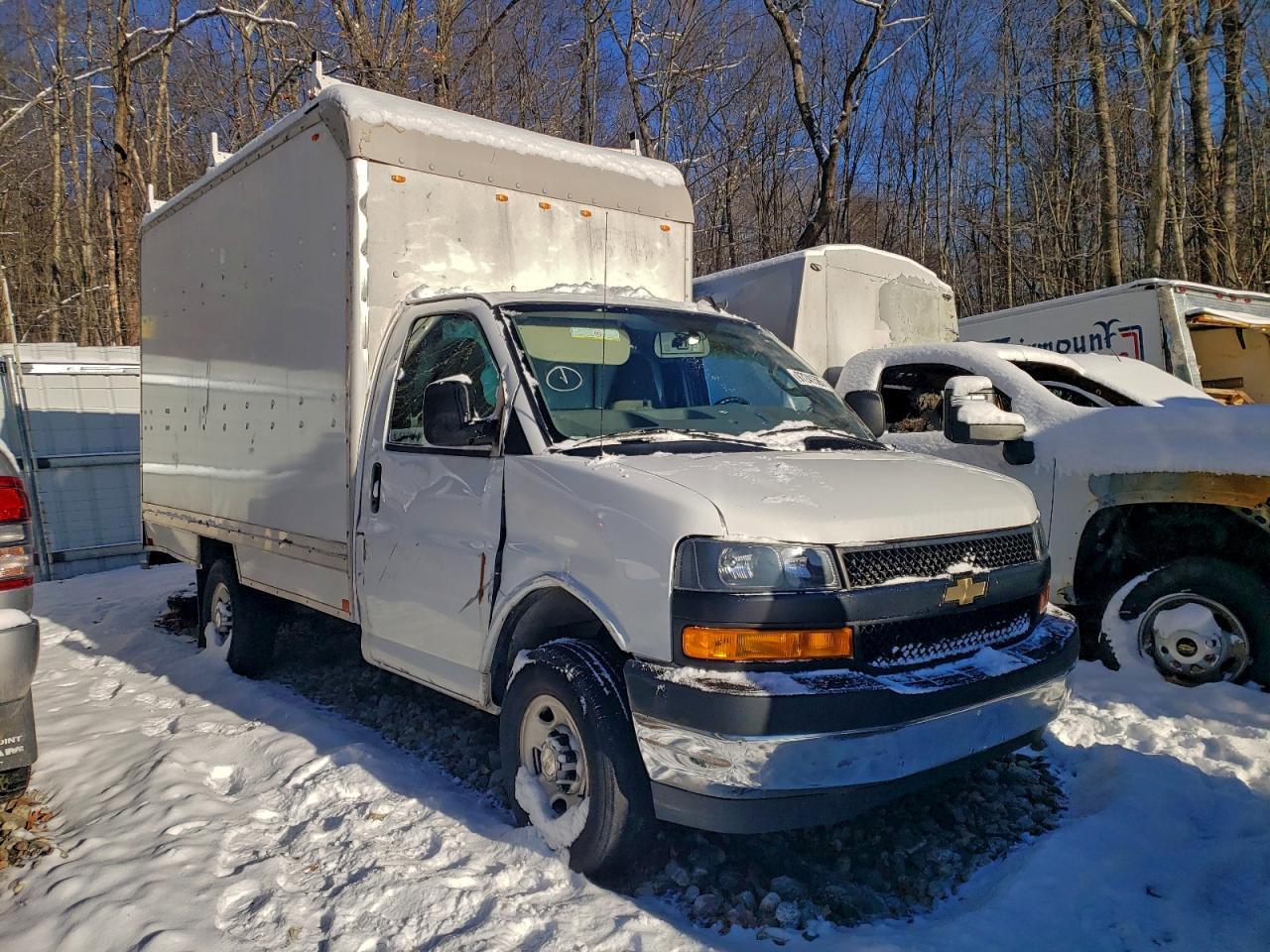 2023 Chevrolet Express G3 - Box Truck - Image 4