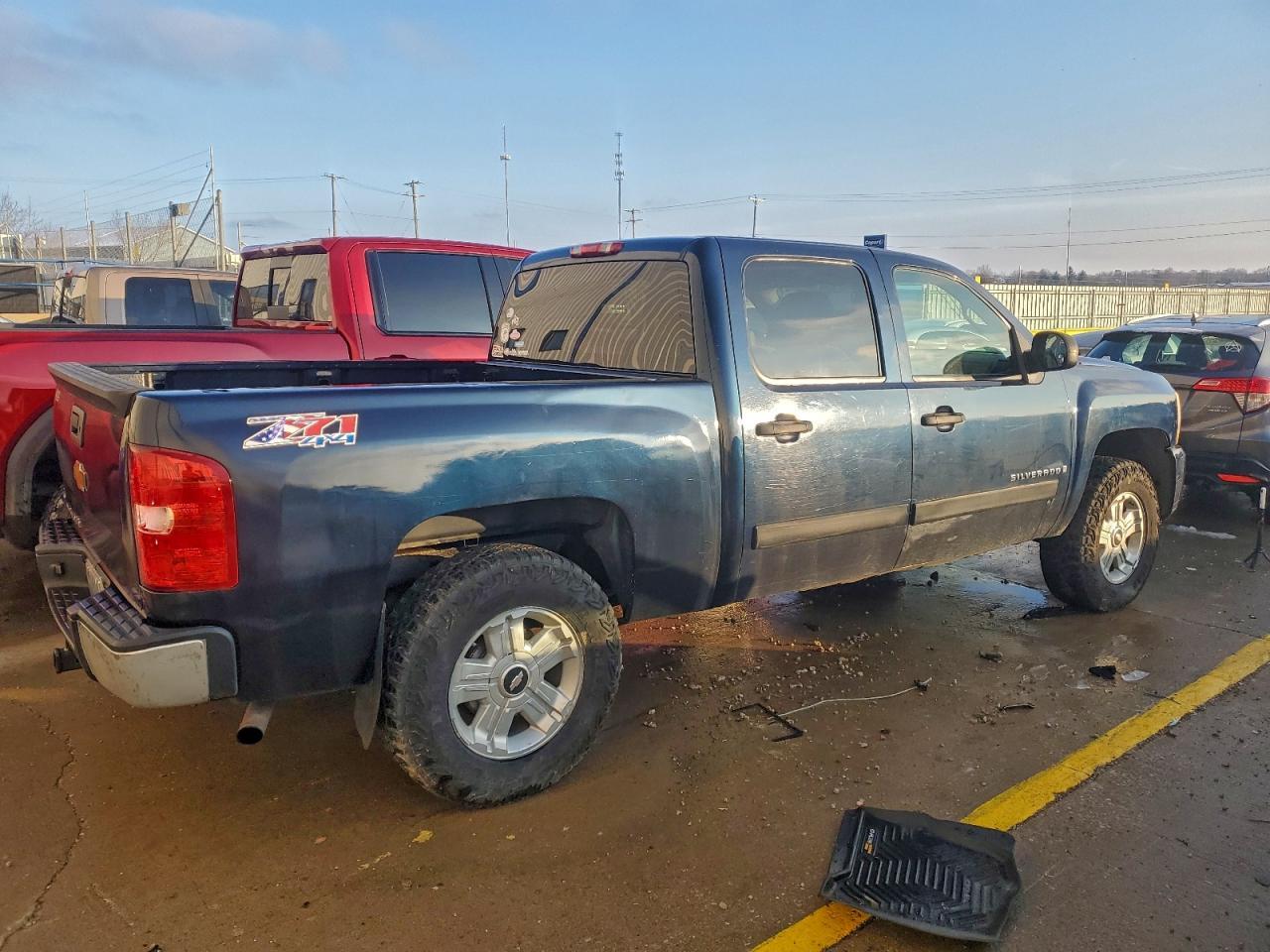 2007 Chevrolet Silverado K1500 Crew Cab - Фото 3