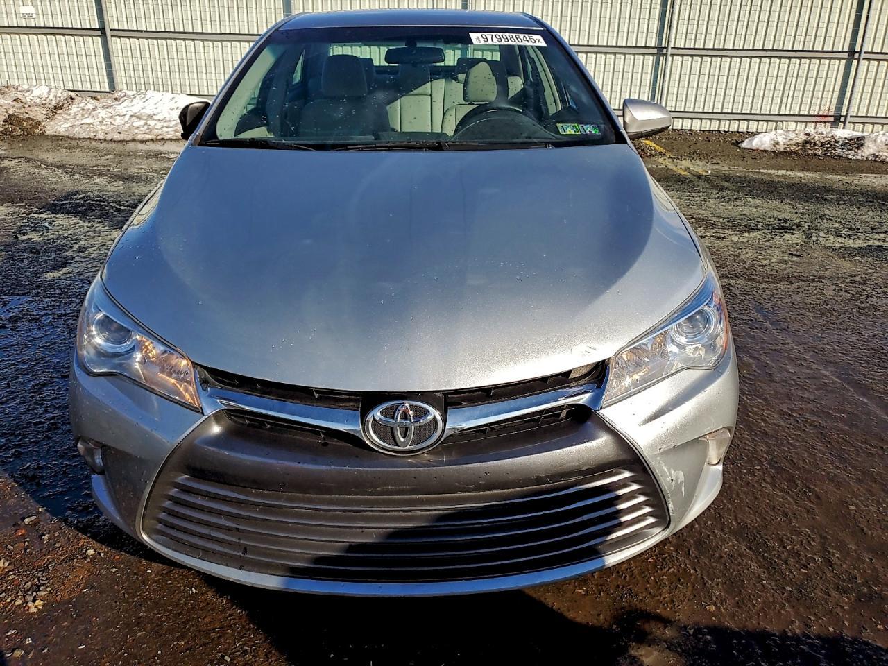2015 Toyota Camry Le - Image 5