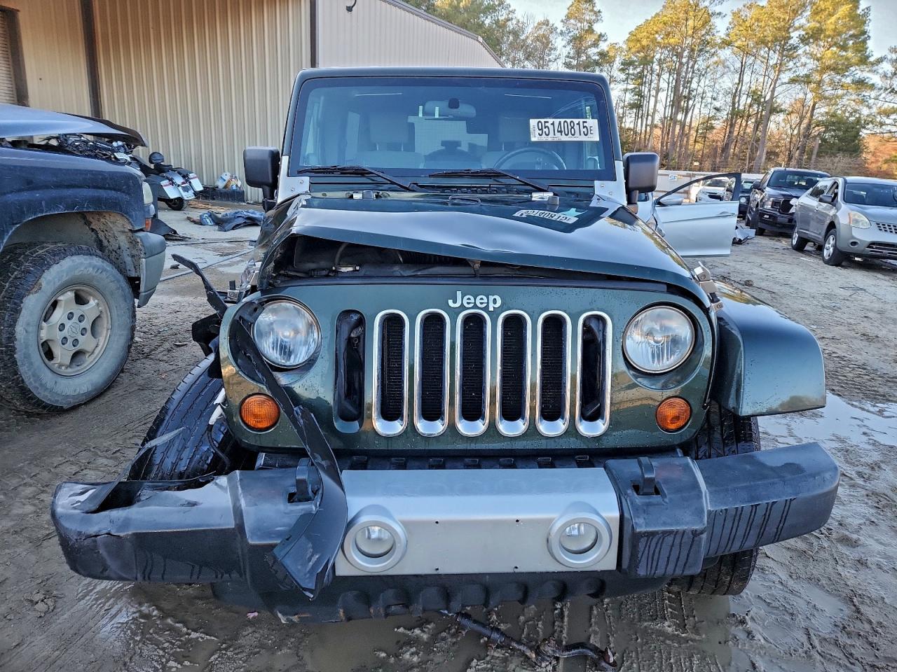 2010 Jeep Wrangler Unlimited Sahara - Фото 5